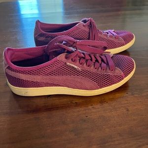 Purple Puma Women’s casual athletic shoe